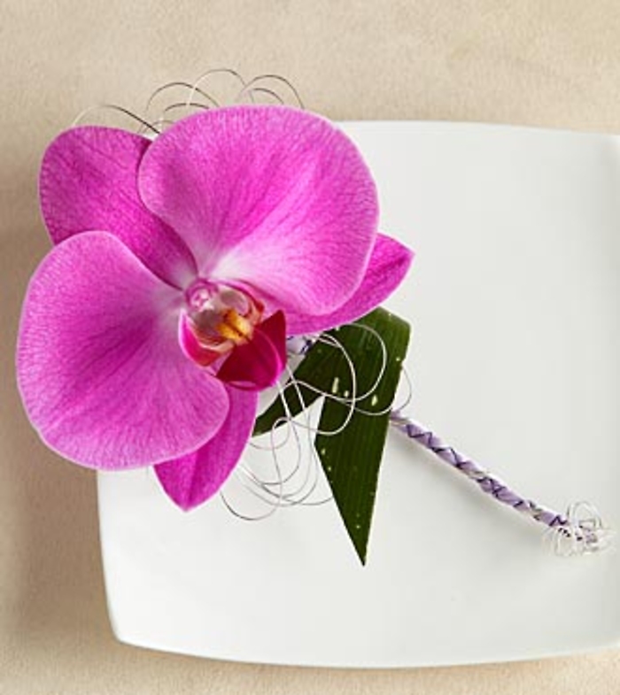 Glorious™ Boutonniere